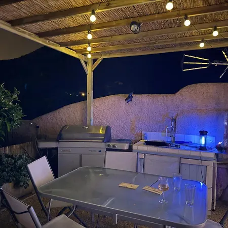 Mazet Très Calme, Dans La Colline, 15 Mins à Pied Hébergement de vacances *