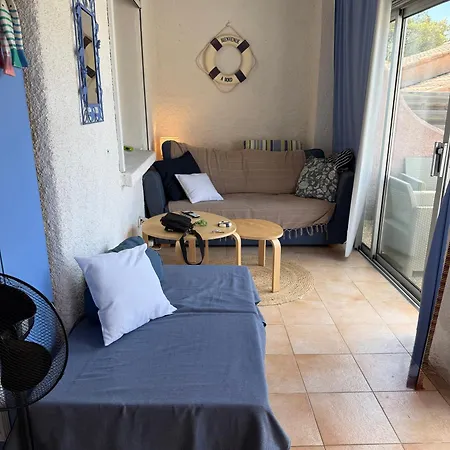 Hébergement de vacances Mazet Très Calme, Dans La Colline, 15 Mins à Pied *