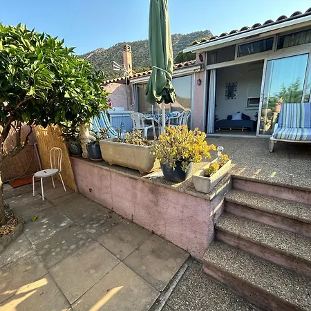 Mazet Tres Calme, Dans La Colline, 10 Mins A Pied Holiday home Le Lavandou