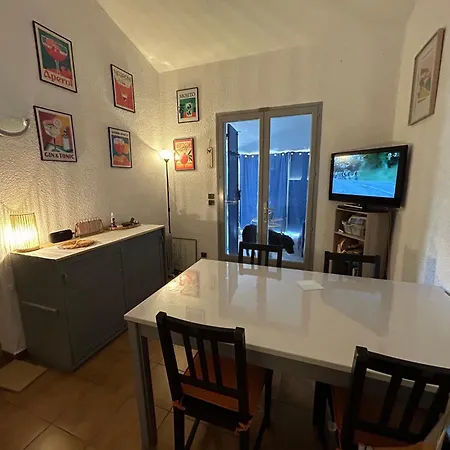 Mazet Tres Calme, Dans La Colline, 10 Mins A Pied Holiday home *