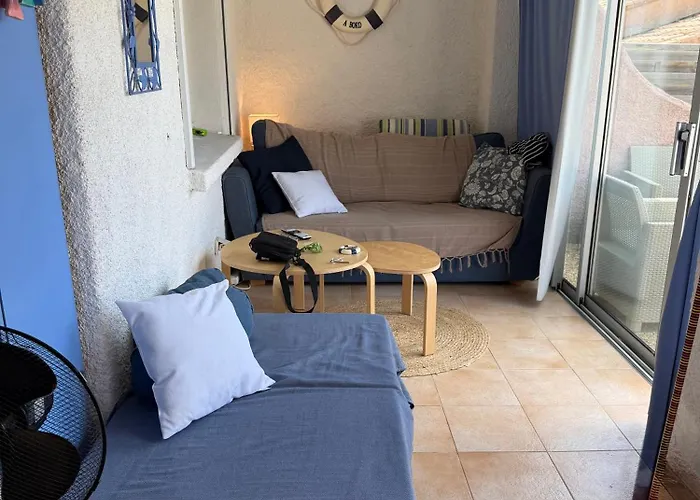 Semesterbostad Mazet Tres Calme, Dans La Colline, 15 Mins A Pied *